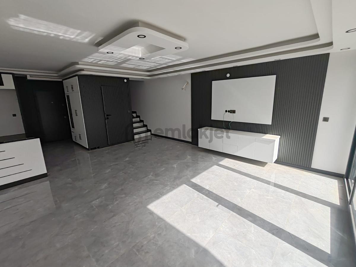 Yeşilkent Yolunda 3+1 Lüks Villa - 12