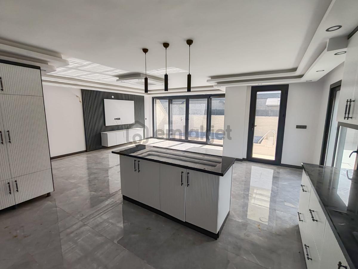 Yeşilkent Yolunda 3+1 Lüks Villa - 10