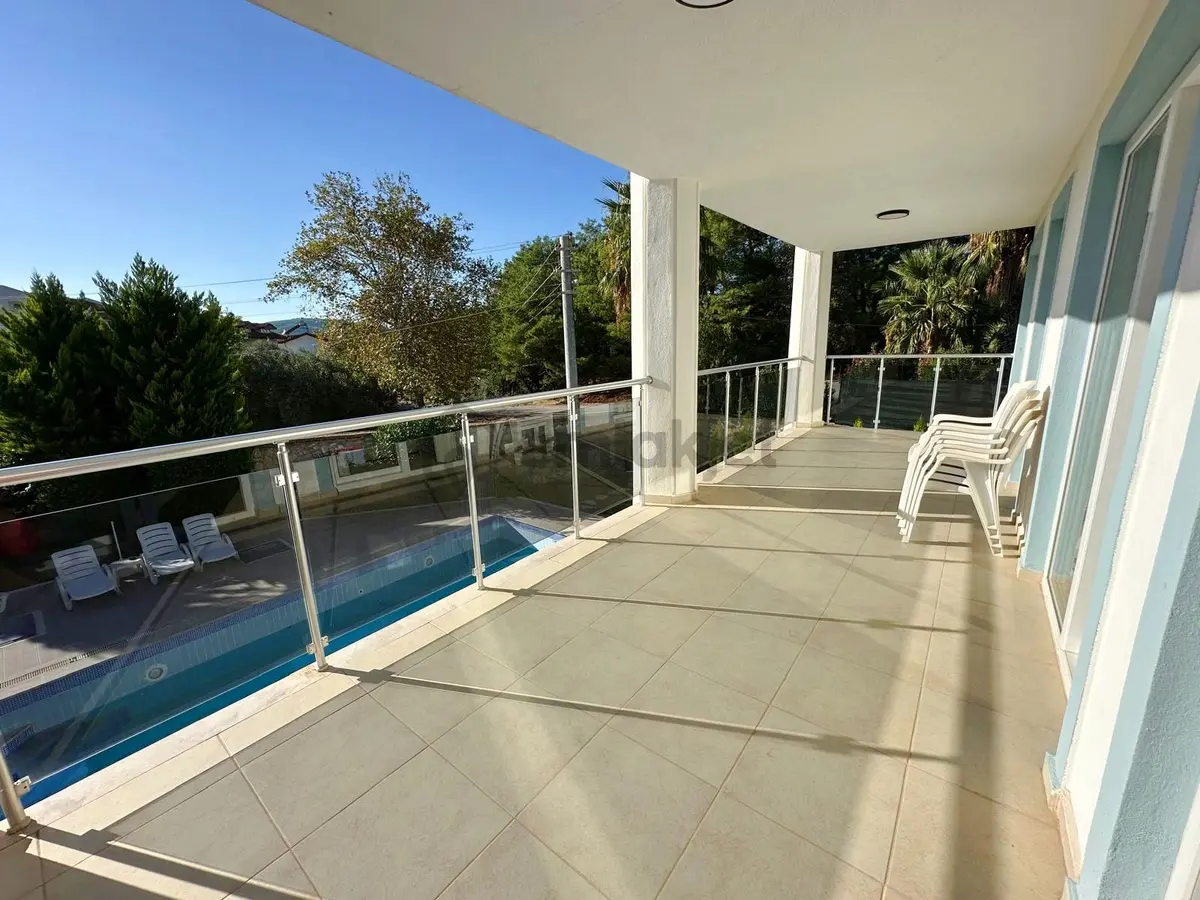 Ovacık'ta Ferah 4+1 Triplex Villa - 16