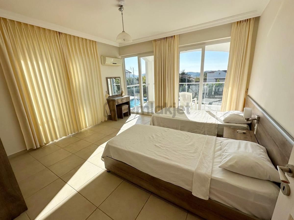Ovacık'ta Ferah 4+1 Triplex Villa - 24