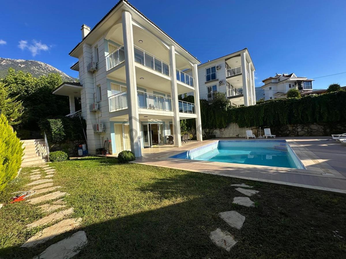 Ovacık'ta Ferah 4+1 Triplex Villa - 33