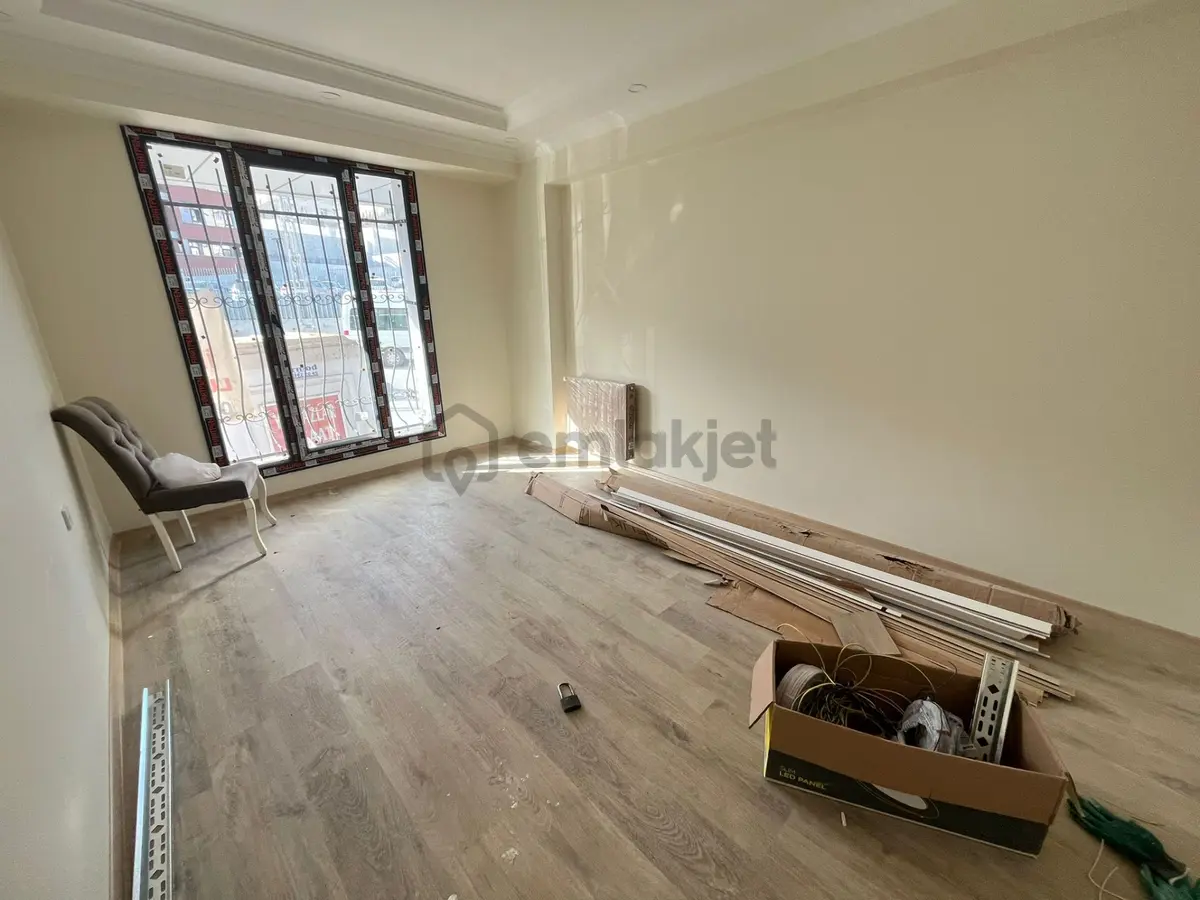 Has Seba'dan Tevfikbeyde 2+1 85m2 Caddeye Yakın Satılık Dairee - 2