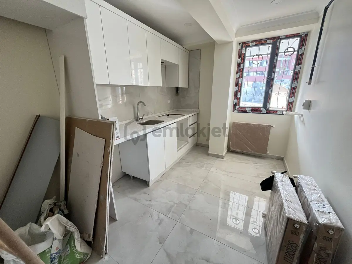 Has Seba'dan Tevfikbeyde 2+1 85m2 Caddeye Yakın Satılık Dairee - 10