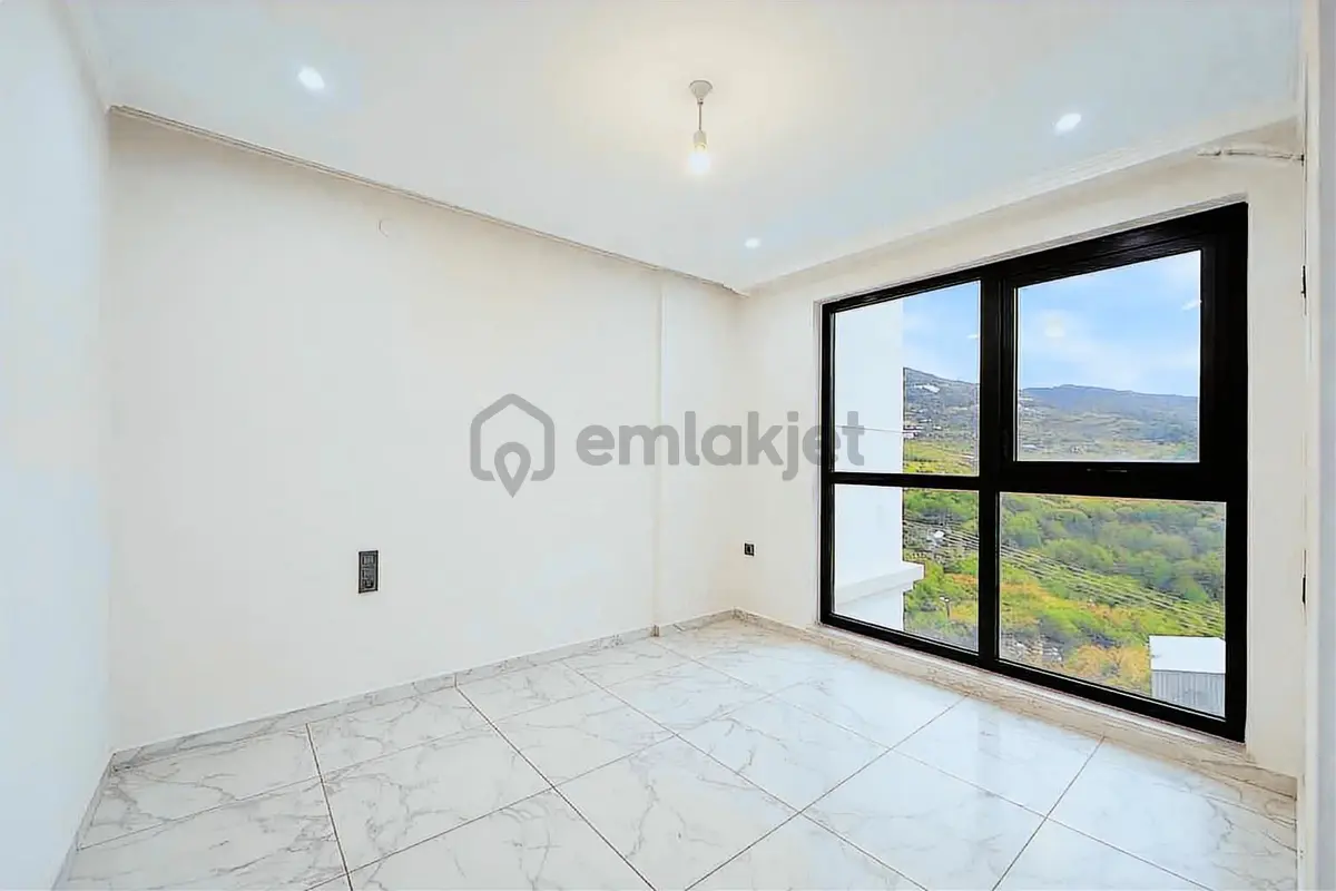Mahmutlar'da Otel Konseptinde Manzaralı Satılık 1+1 Daire - 13