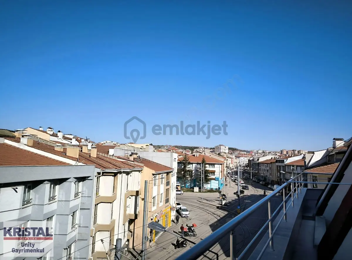 Büyükderede Teraslı Satılık Geniş Daire - 15