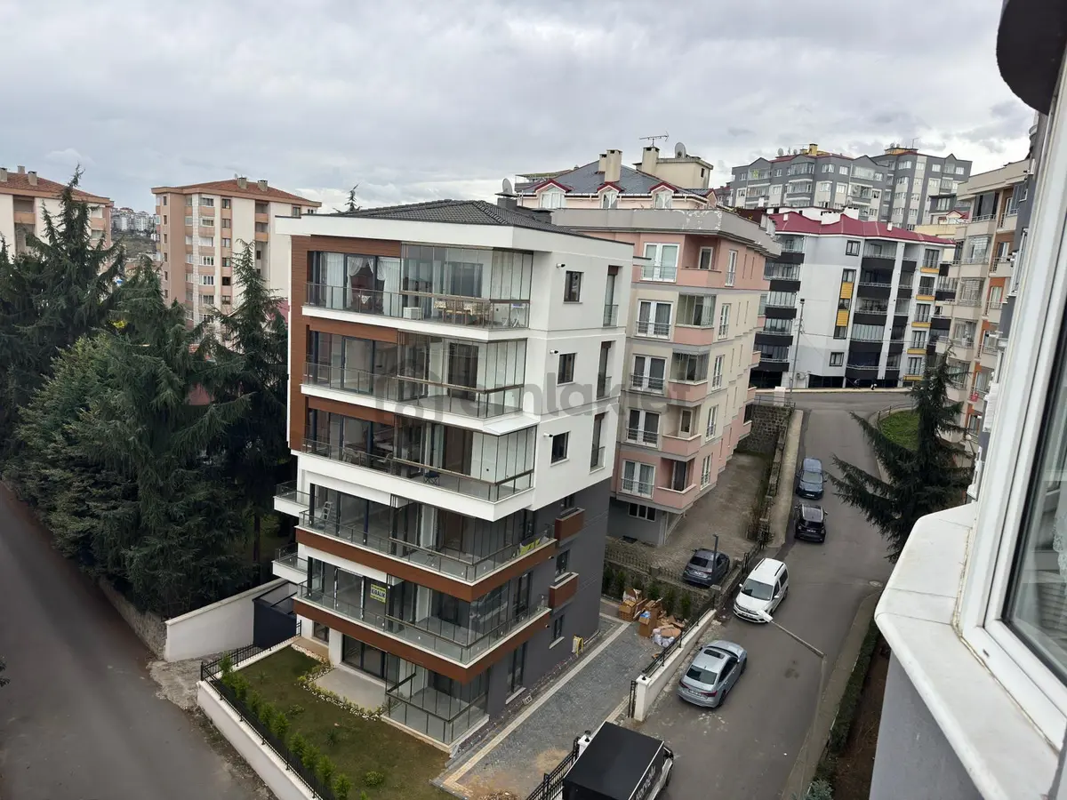 Trabzon'da Satılık 3+1 Daire - 32