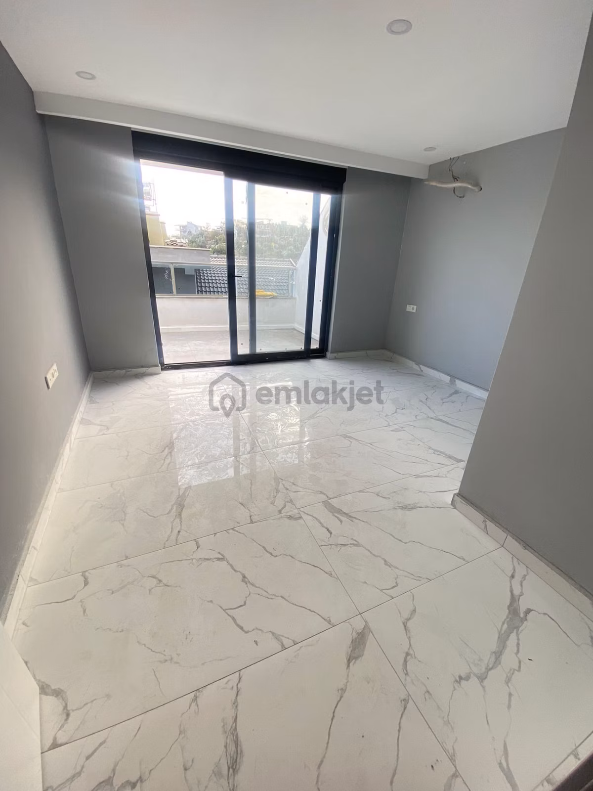 Alanya Sugözü'nde Geniş Balkonlu 2+1 Satılık Daire - 13
