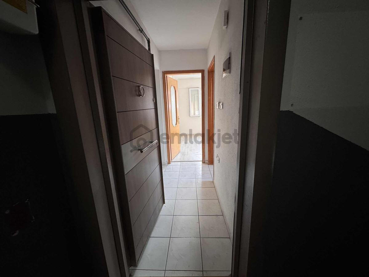 Cadde Üzeri Mükemmel Lokasyon 3+1 - 46