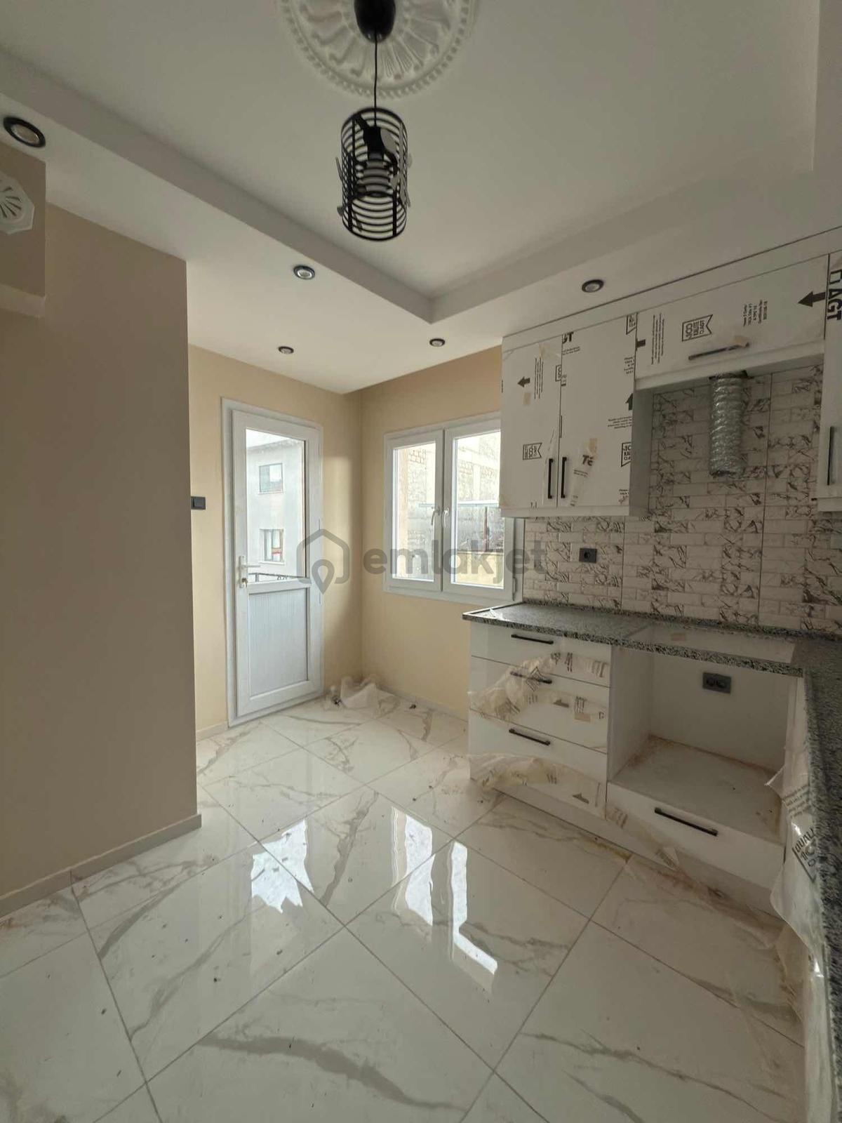 Nova'dan Kervanyolu Caddesi Üzerinde Satılık Tadilatlı Daire - 8