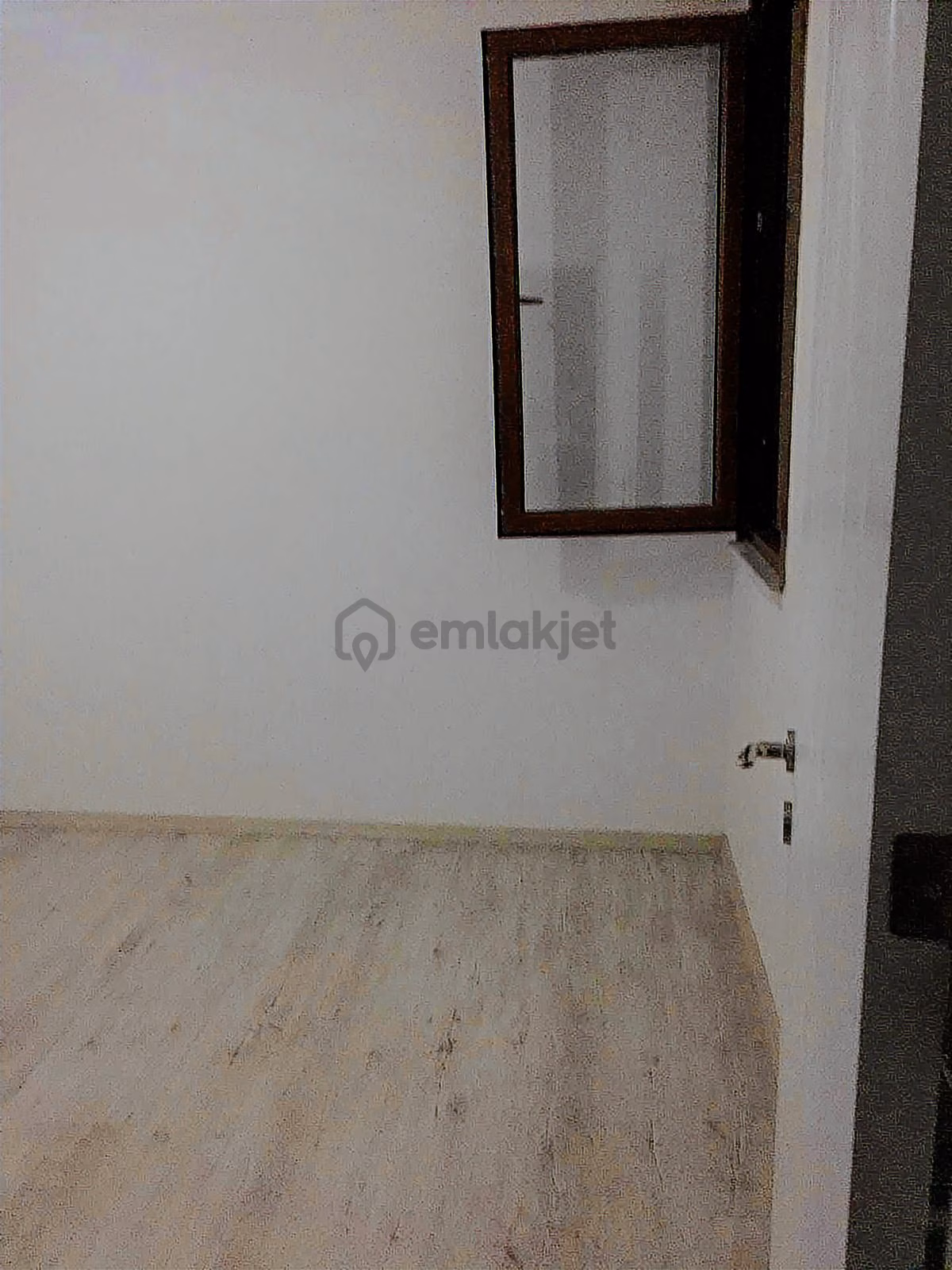 Altıntepe'de Satılık 1+1 Ara Kat Daire Minibüs Cad. 2 Dakika - 11