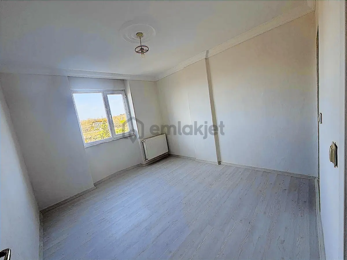 Ana Cadde Üzerinde Site İçinde 2+1 Ara Kat Daire - 8
