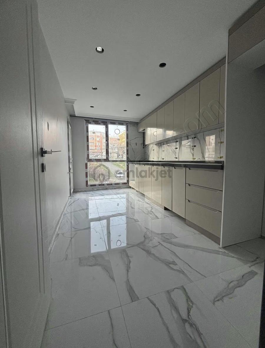 Çelik Yapıdan Satlık Daire - 8