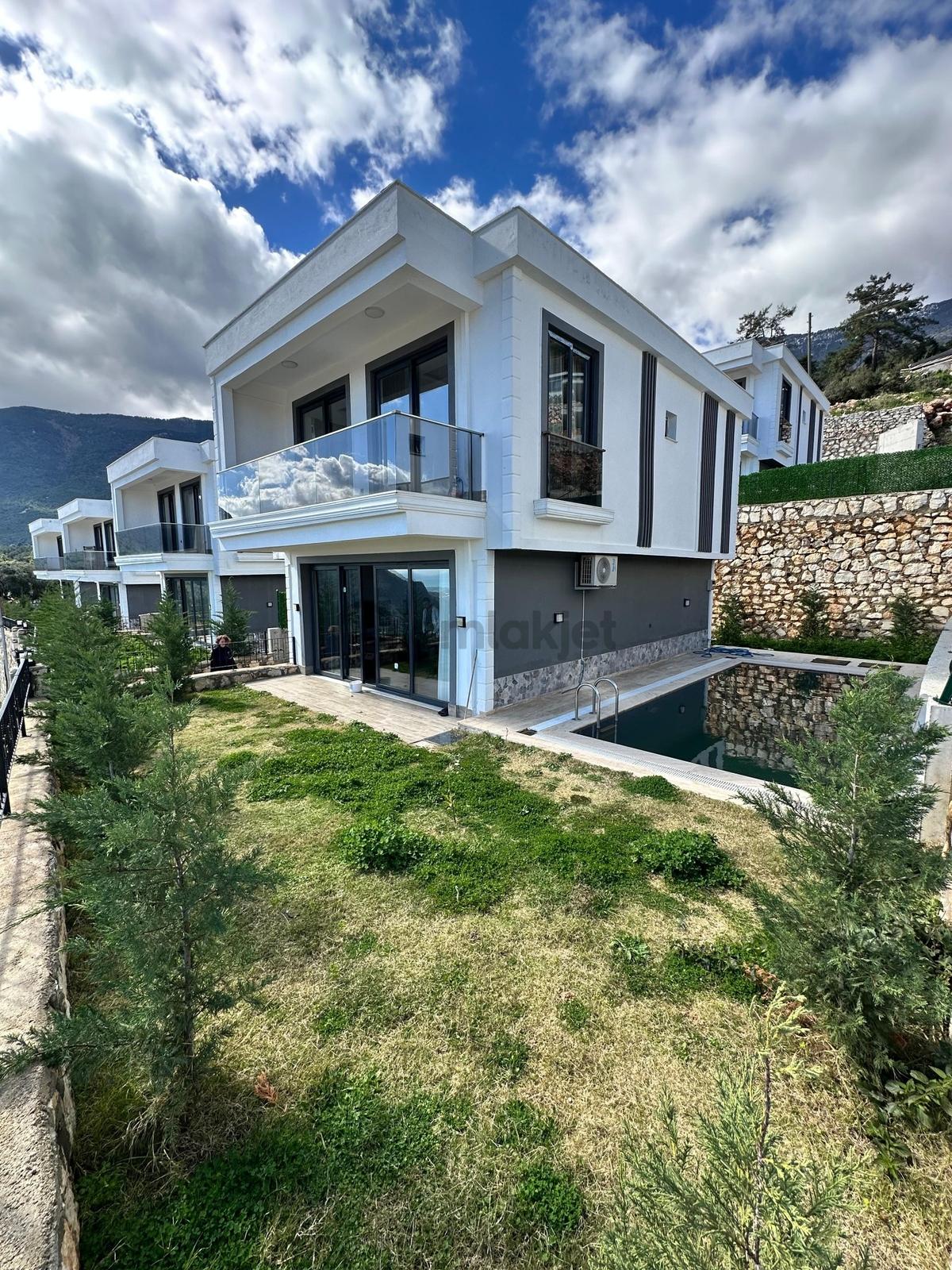 Fiyat Düştü !!! Deniz Ve Doğa Manzaralı Villa - 11