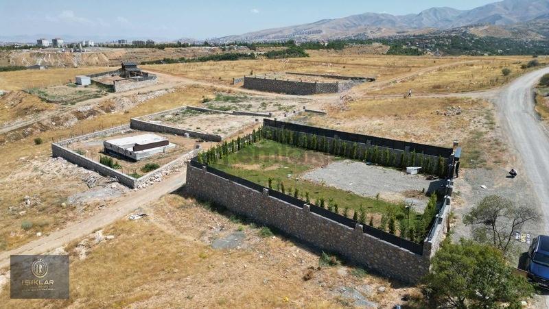 Enes Işık 'tan İmarlı, Yapılı 870m² Satılık Arsa - 16