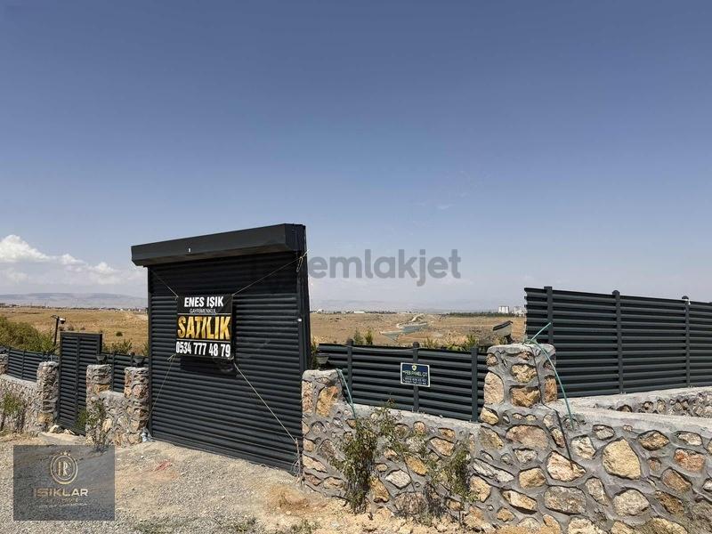 Enes Işık 'tan İmarlı, Yapılı 870m² Satılık Arsa - 3