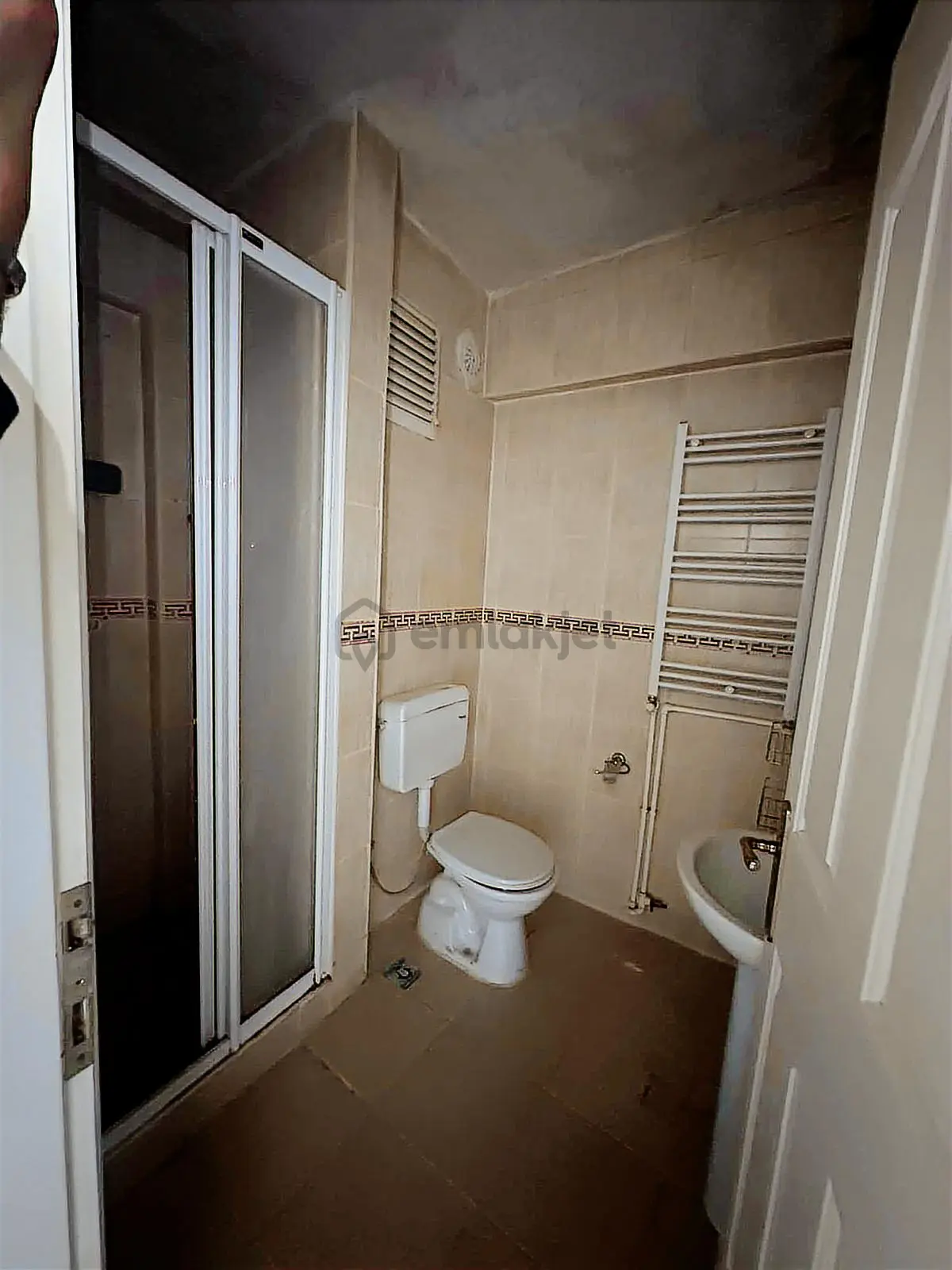 Yeşılyurt Polat Caddesinde Doğalgazlı 2+1 Kiralık - 16