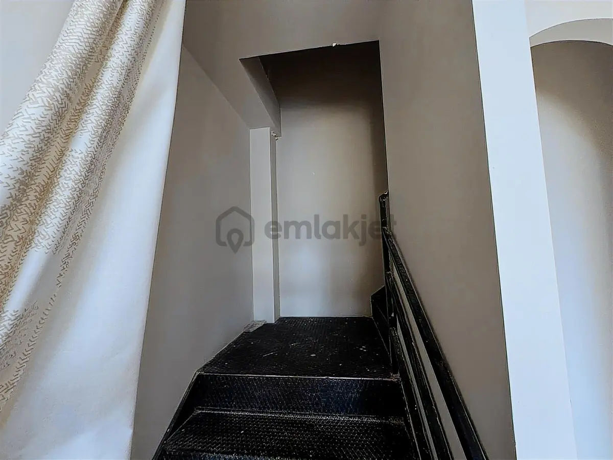 Millet Mah'de Devren Kiralık 160 M2 Dükkan - İşyeri - 2