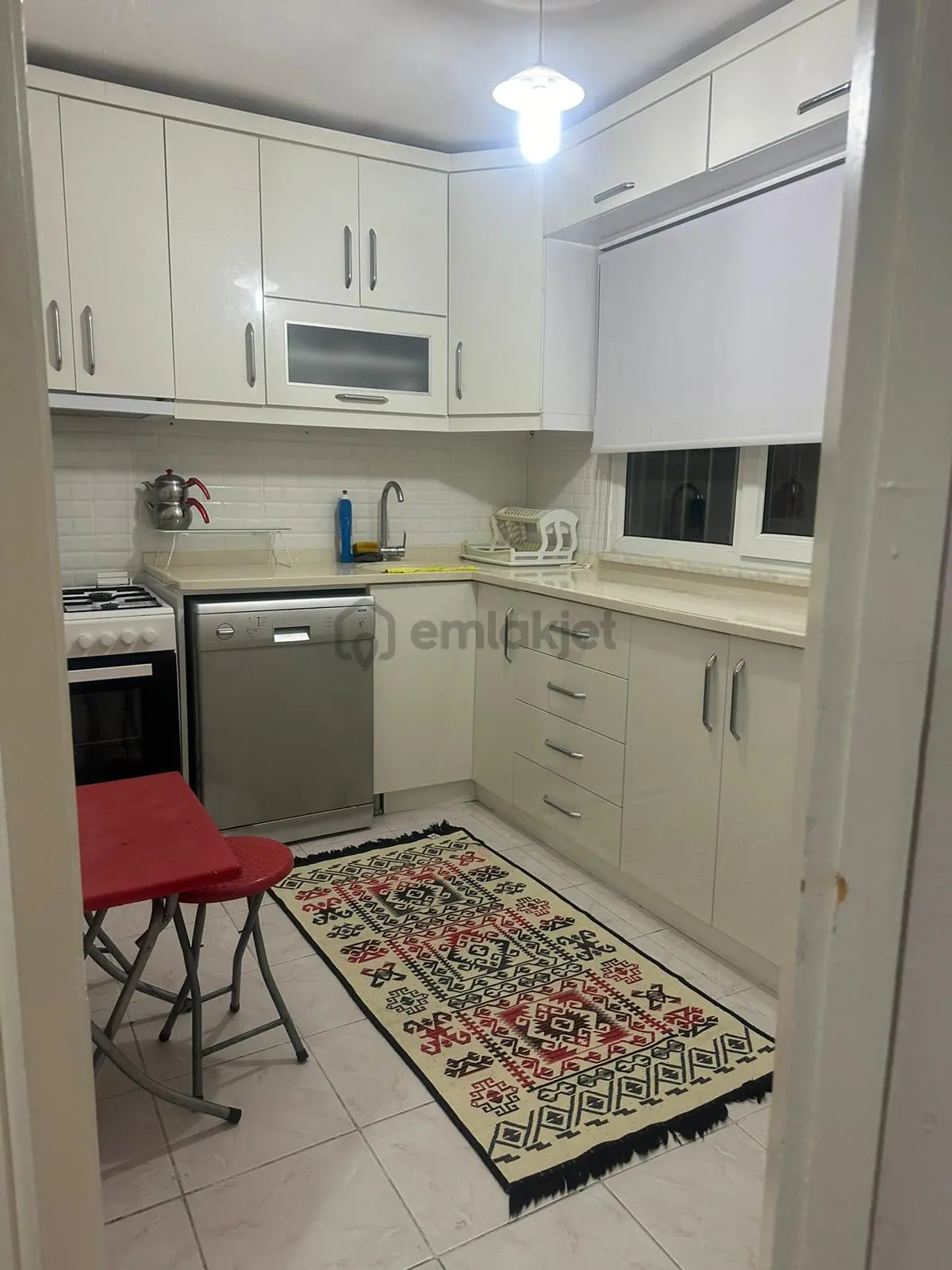 Eski Pazar Caddesinde 2+1 Eşyalı Satılık Daire - 7