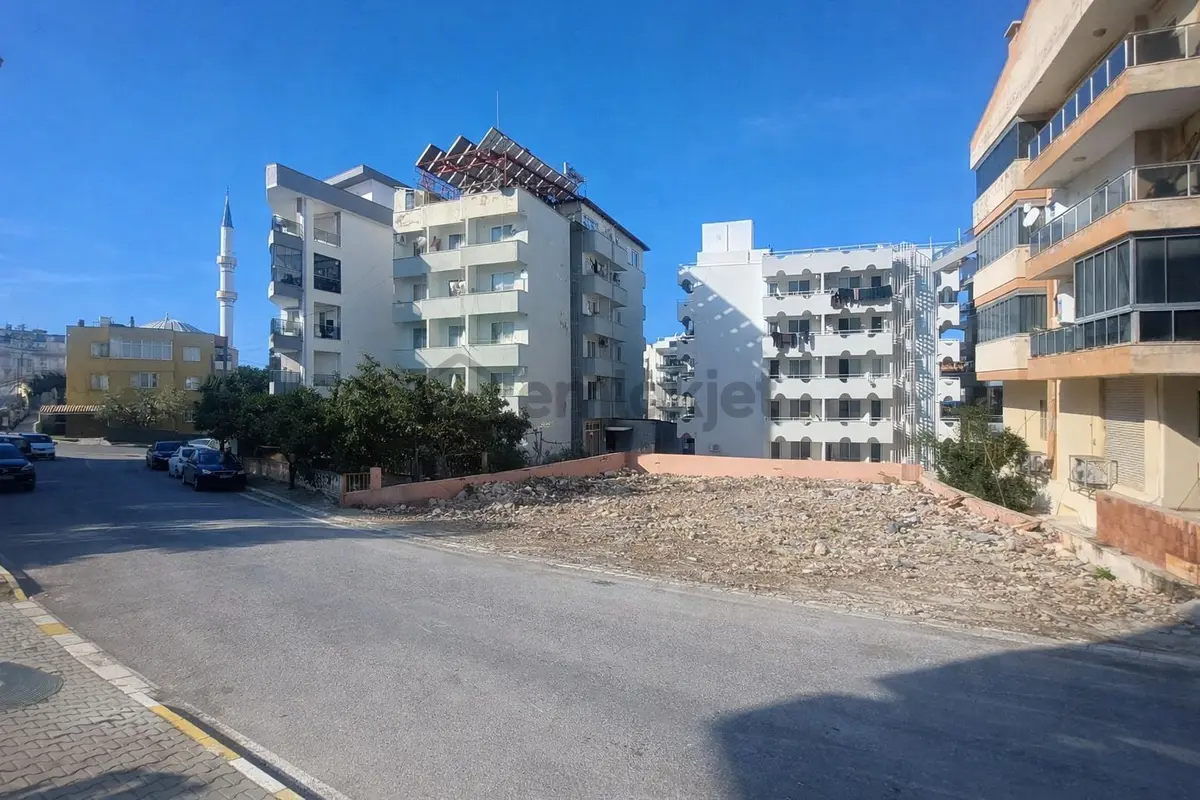 Kuşadası Merkezde 4 Kat İmarlı Arsa - 11
