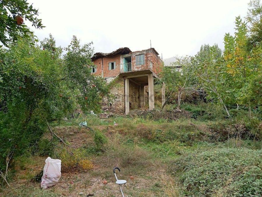 Satılı Ödemiş Beydağ'da İçerisinde Evi Olan 913 M² Bağ Bahçe..
