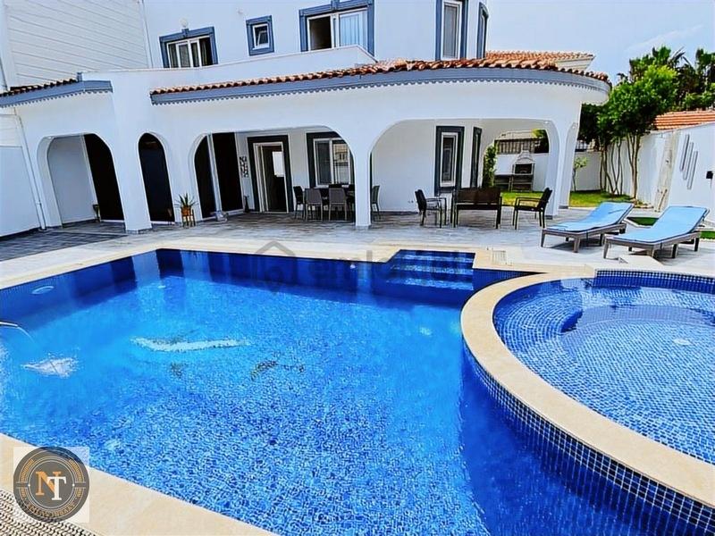 Kiralık Lüks Özel Havuzlu 3+1 Villa - 2