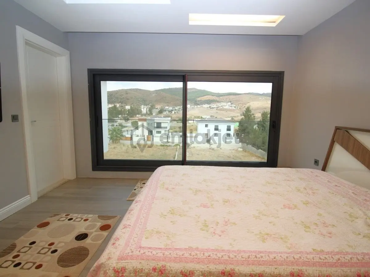 Güzelbahçe Çamlı’da Satılık Lüks Tripleks Villa - 21
