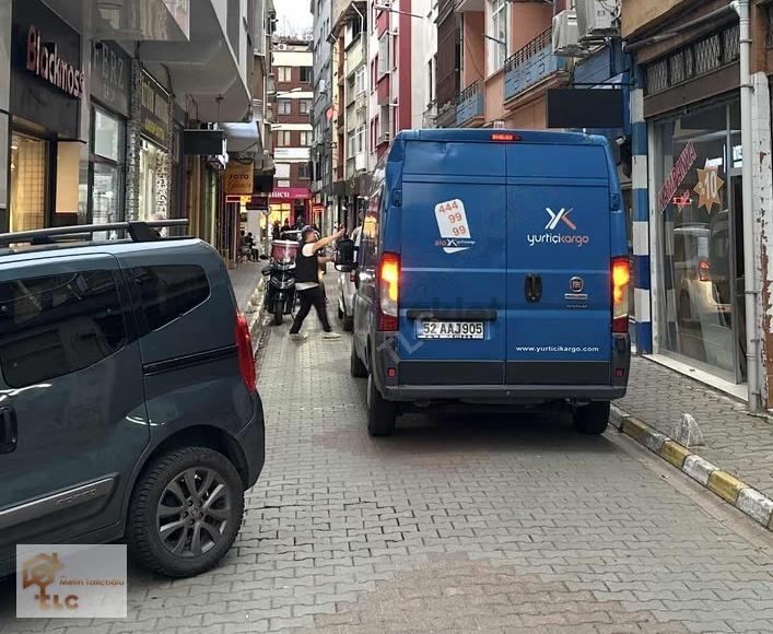 Şehrin Merkezinde Satılık Dükkan - 8