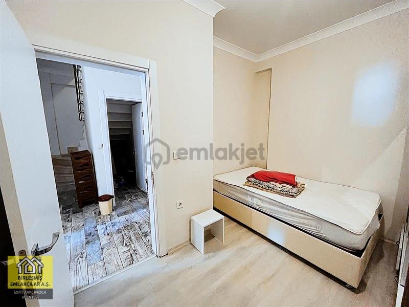 Panoramik Körfez Manzaralı Satılık 5+1 Bahçe Triplex Daire - 18