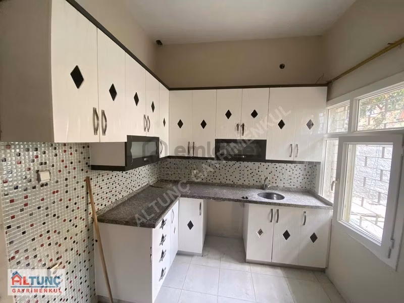 Altunç'dan Namıkkemalde 2 Katlı 3+1 Kapalı Mutfak Müstakil Ev - 9