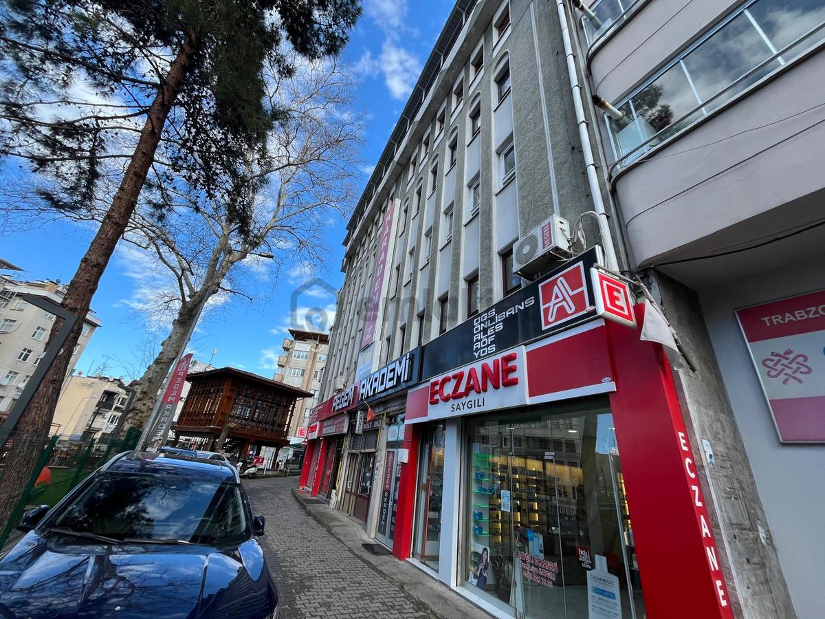 Trabzon Meydanda Komple Satılık İşyeri - 34
