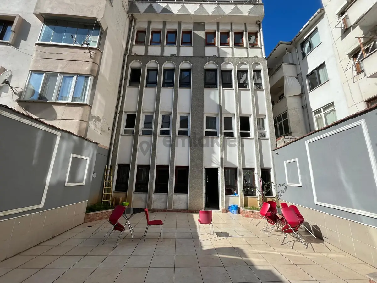 Trabzon Meydanda Komple Satılık İşyeri - 30