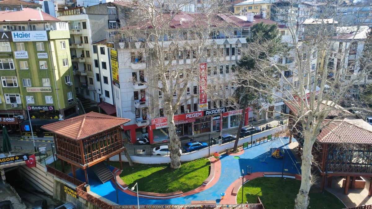 Trabzon Meydanda Komple Satılık İşyeri - 4