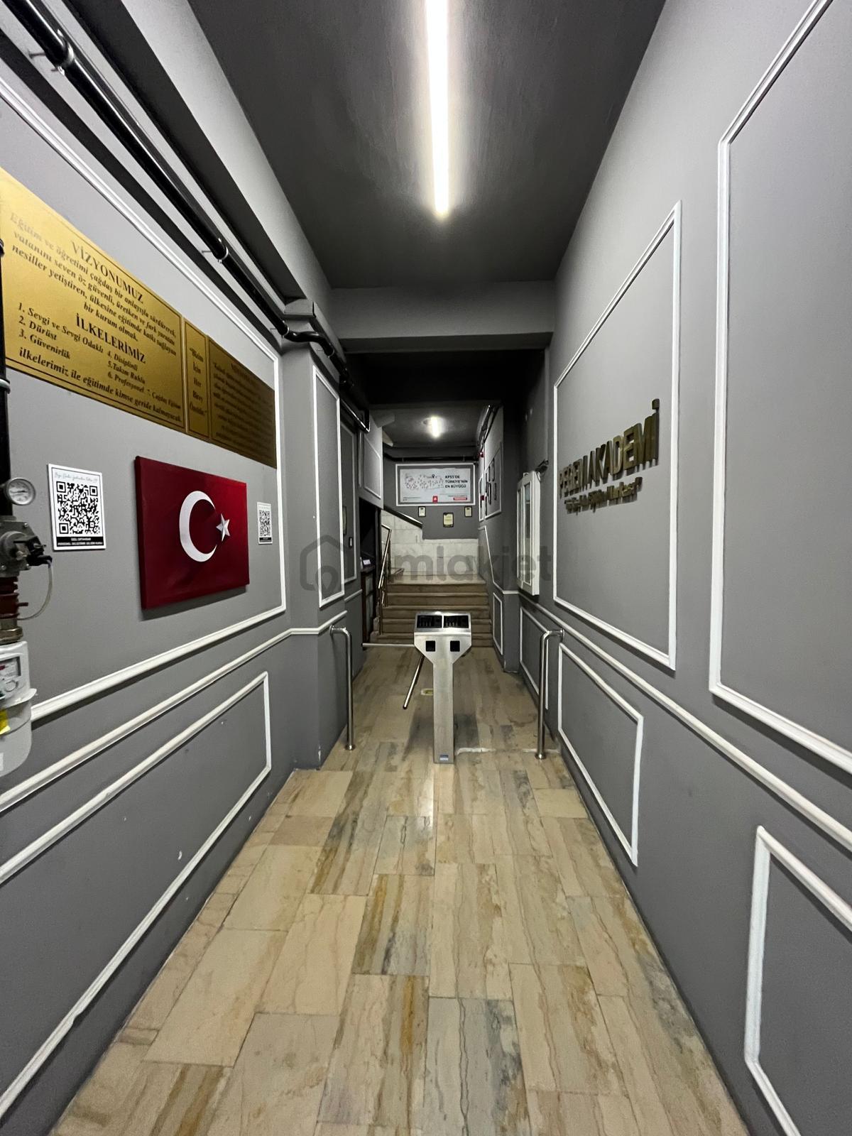 Trabzon Meydanda Komple Satılık İşyeri - 6