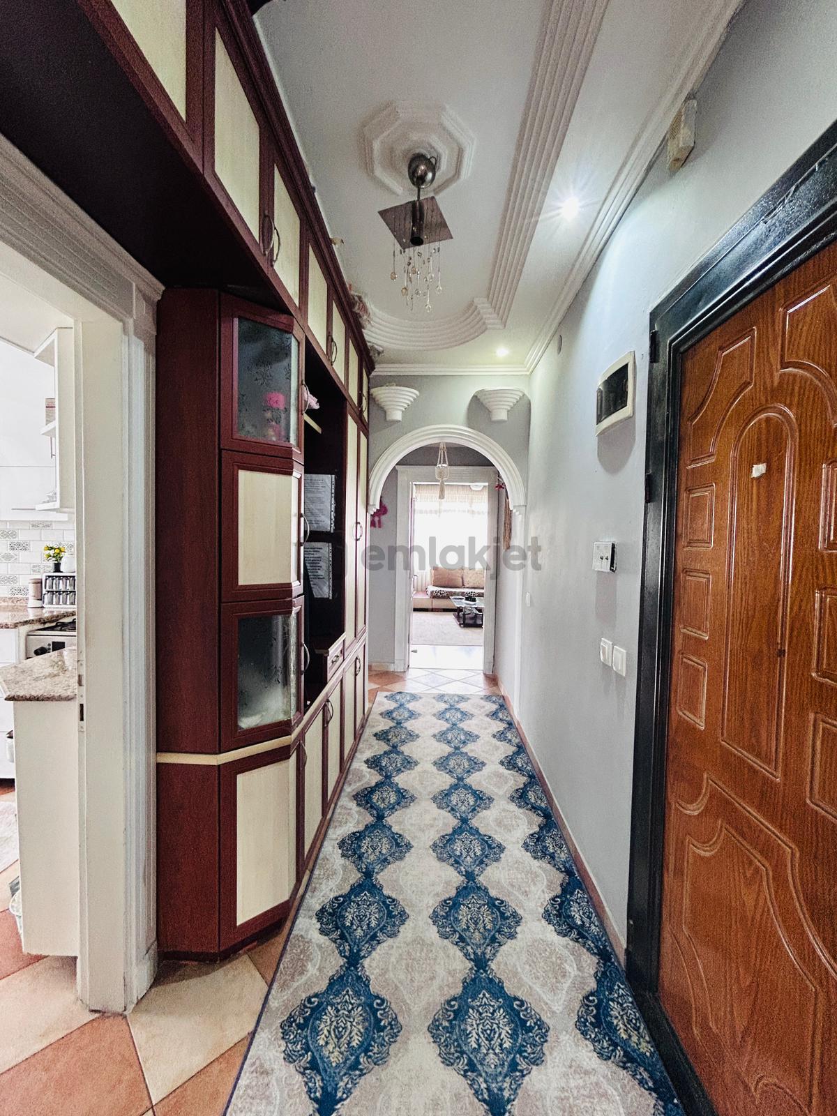Mevlana Caddesi Üzeri Asansörlü Arakat Geniş 3+1 - 35