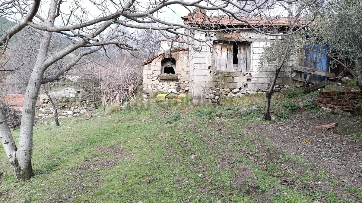 Karalar Köyünde 588 M2 Oturulabilir Müstakil Köy Evi - 13