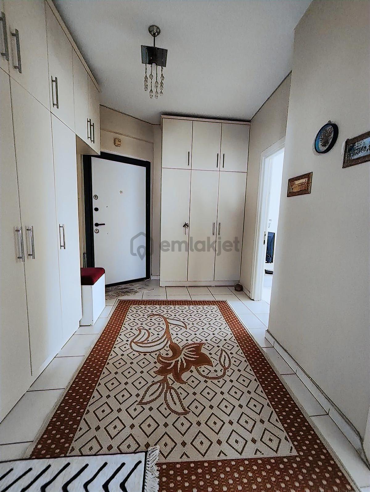 Üniversite Caddesinde Site İçi Satılık 3+1 Daire - 18