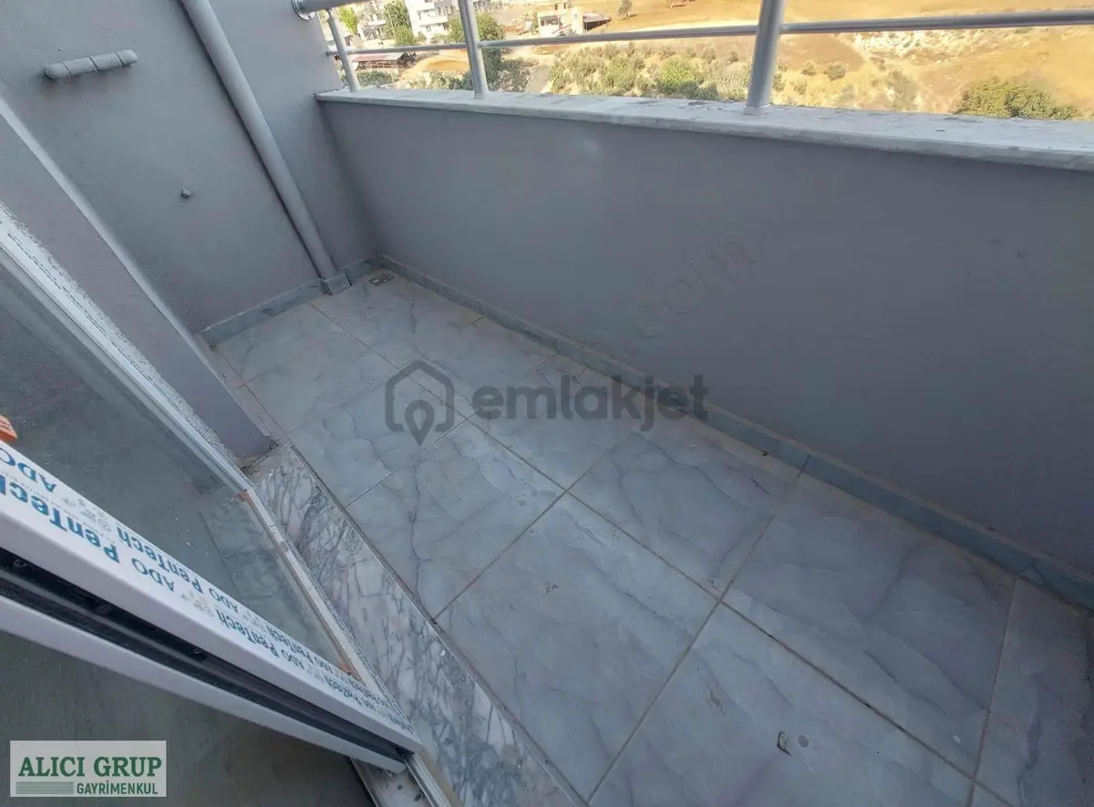#stad Yakını Hasarsız Kat Mülkiyetli Satılık 2+1 Daire - 2