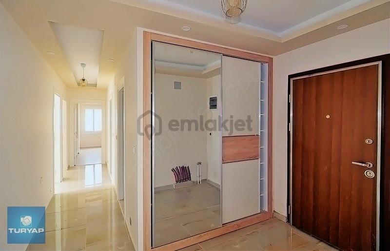 Erdemli'de Şehir Manzaralı Satılık 4+1 Daire - 18