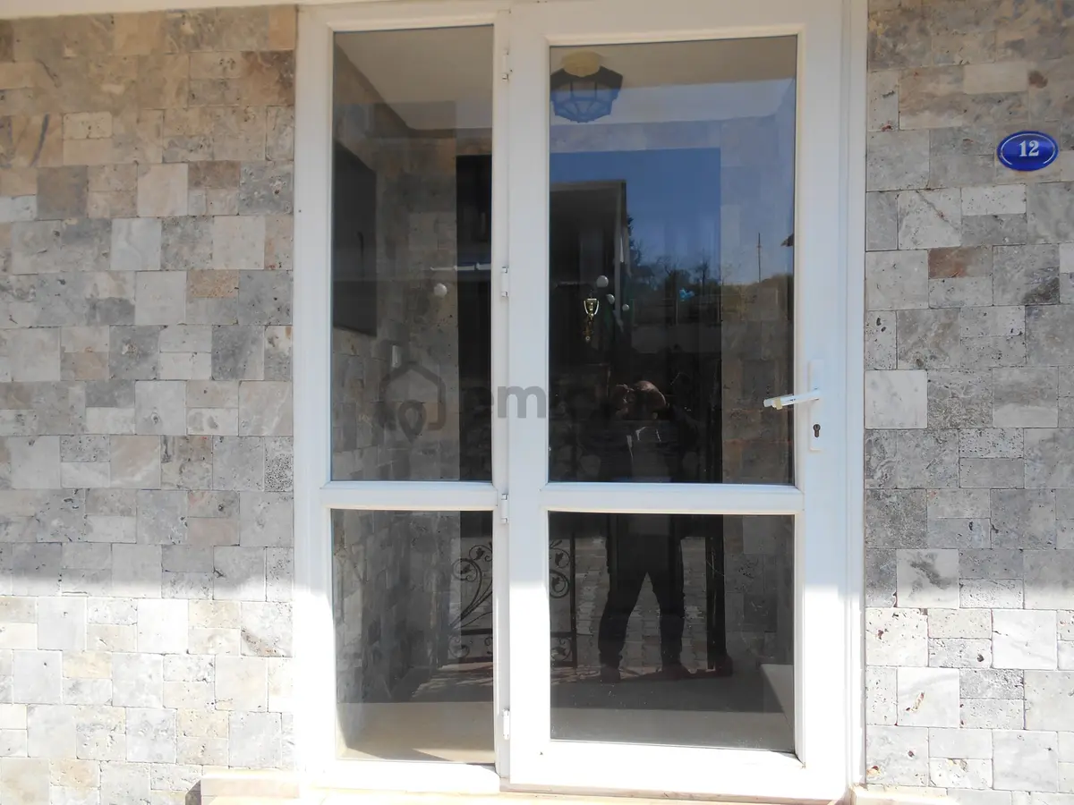 Cadde Üzerinde Doğal Taş Kaplamalı Triplex Villa - 31