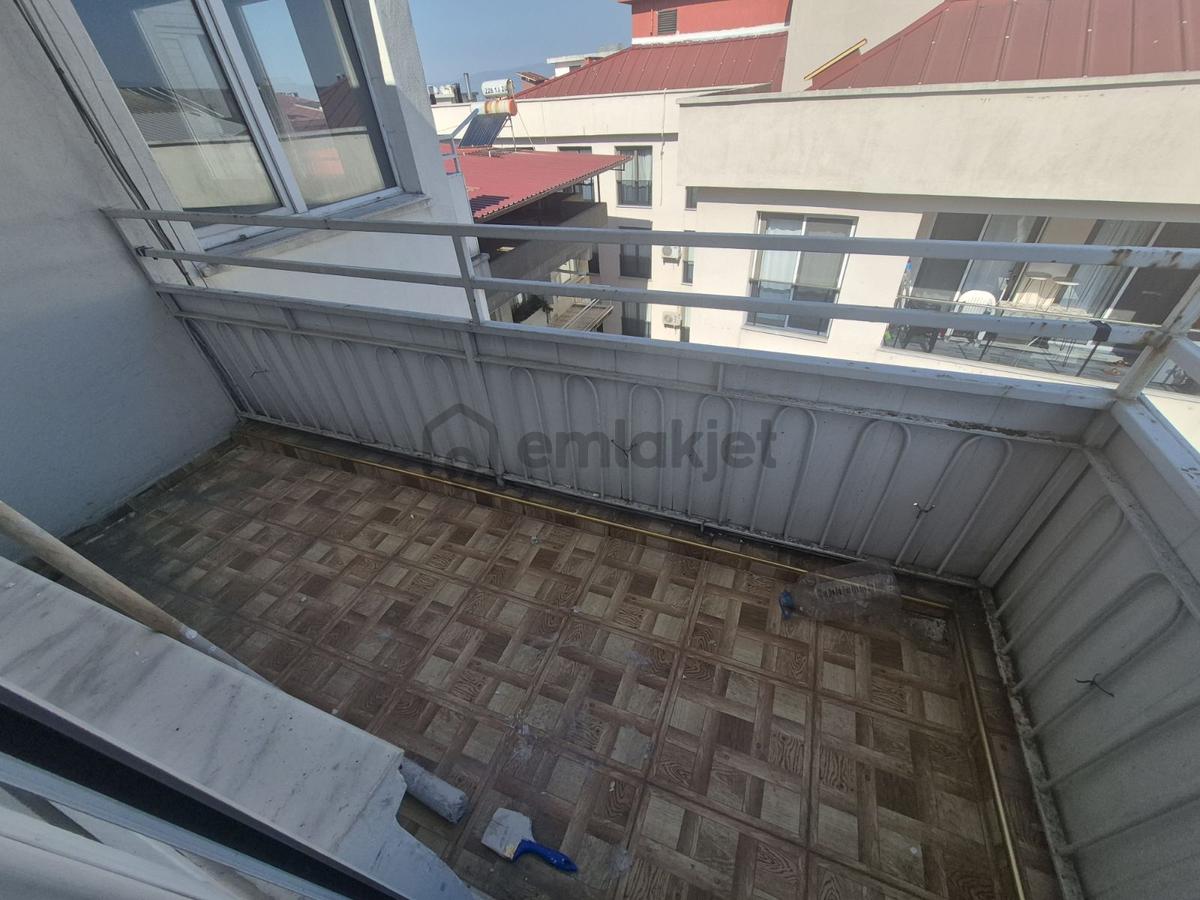 Polat Cad.| 3+1 | Doğalgaz | Kapalı Mutfak | 3 Balkonlu Daire - 24