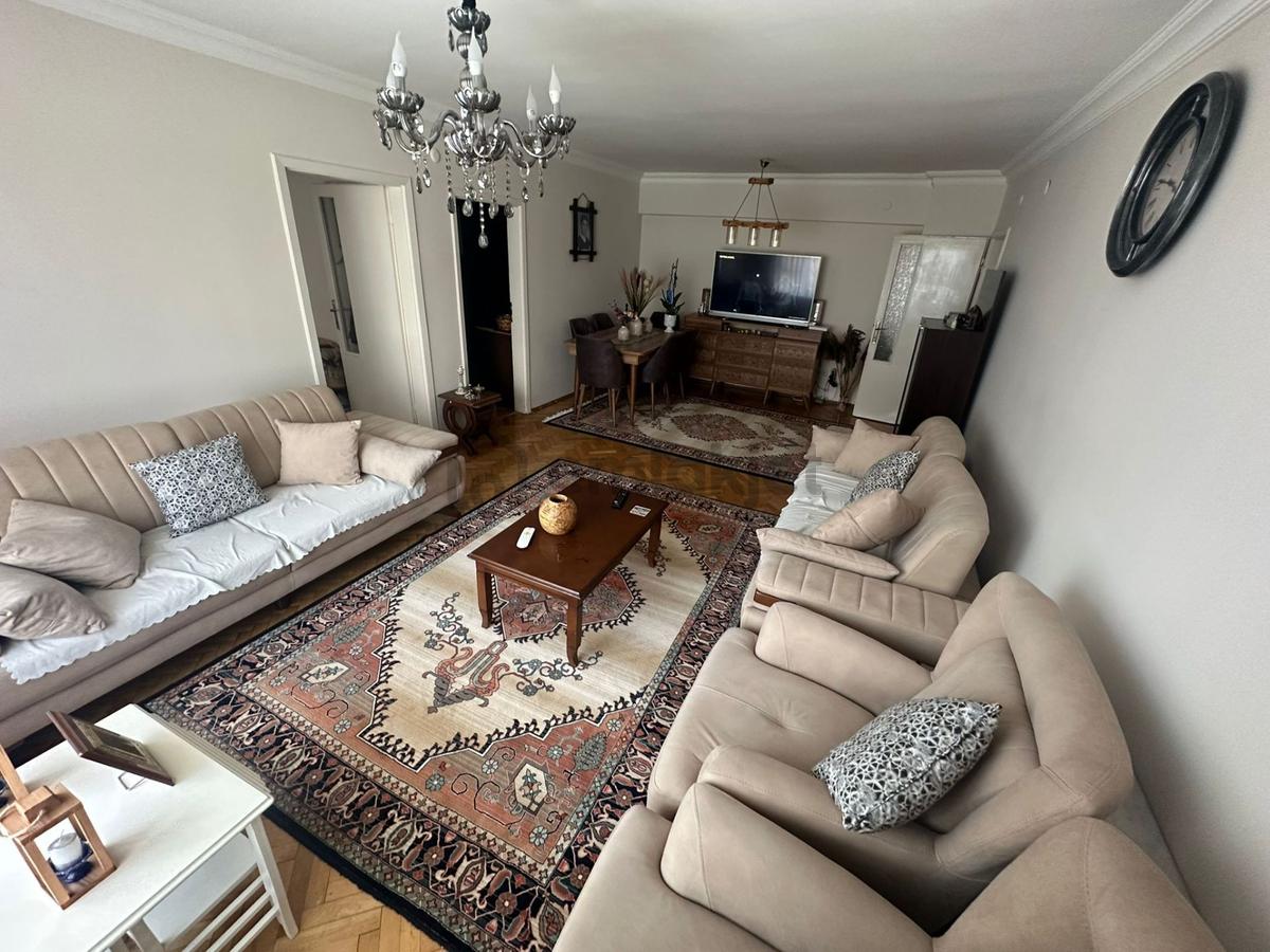 Yunusemre Cad. Üzeri Orta Kat 140m2 Ön Cephe 4+1 Çift Balkon - 29