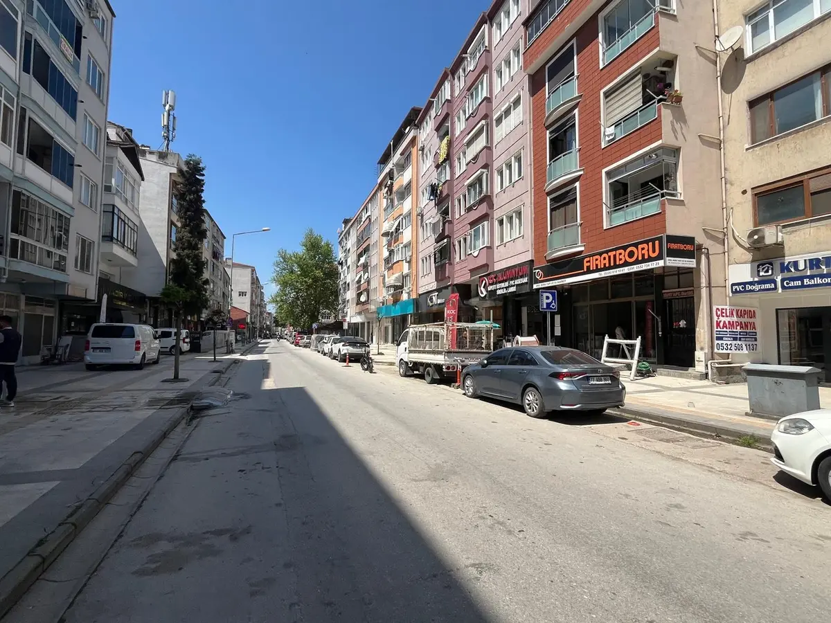 3+1 Den 2+1 ' E Çevrilmiş Arakat Asansörlü ( Şehrin Göbeğinde ). - 26
