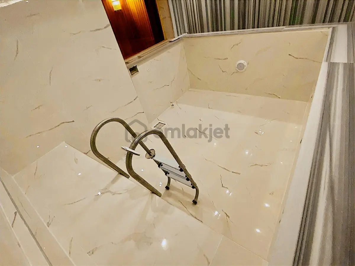 Kuşadası'nın Kalbinde. Ezber Bozan, Sofistike, 3+1 Lüks Rezidans - 34