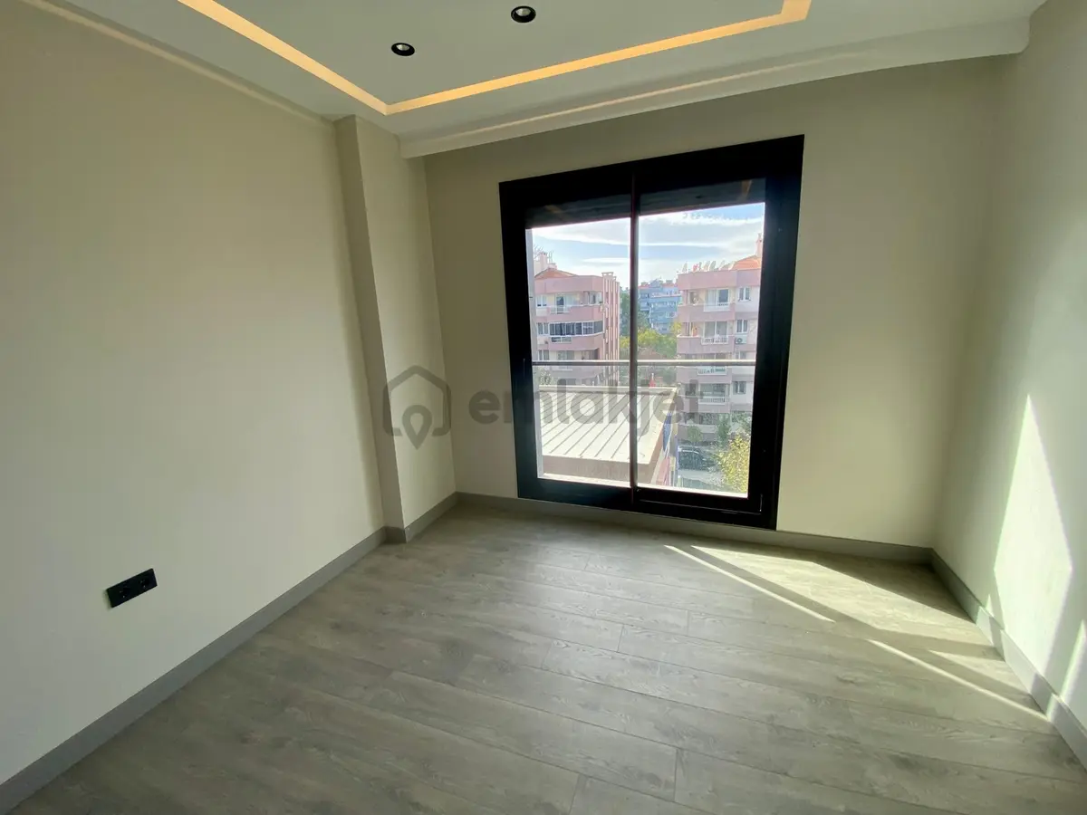 Kuşadası'nın Kalbinde. Ezber Bozan, Sofistike, 3+1 Lüks Rezidans - 9