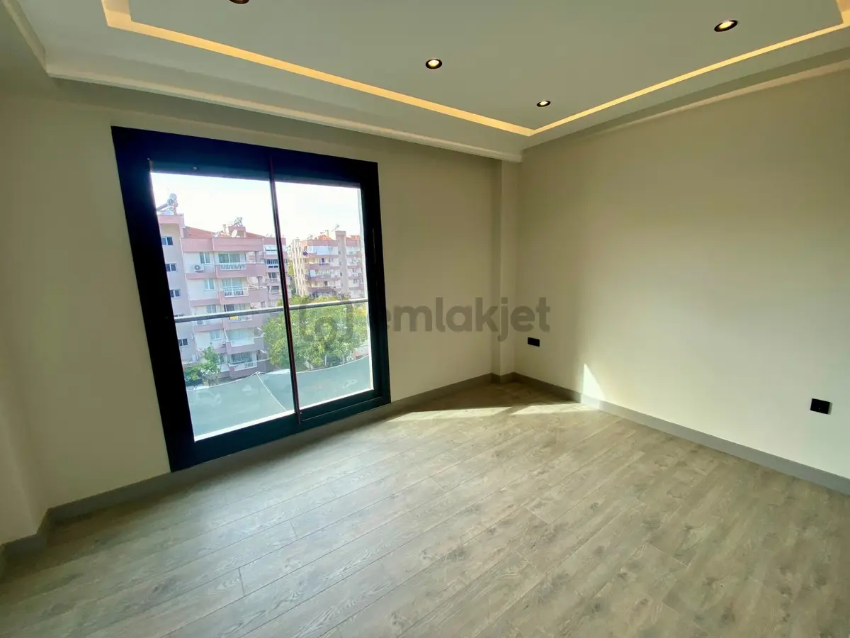 Kuşadası'nın Kalbinde. Ezber Bozan, Sofistike, 3+1 Lüks Rezidans - 26