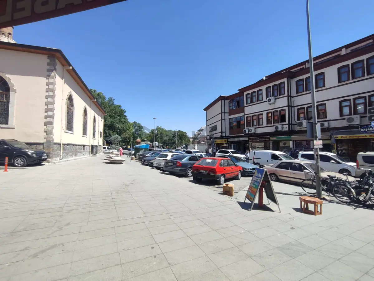 Ulusoy İş Merkezin’de Satılık Dükkan - 4