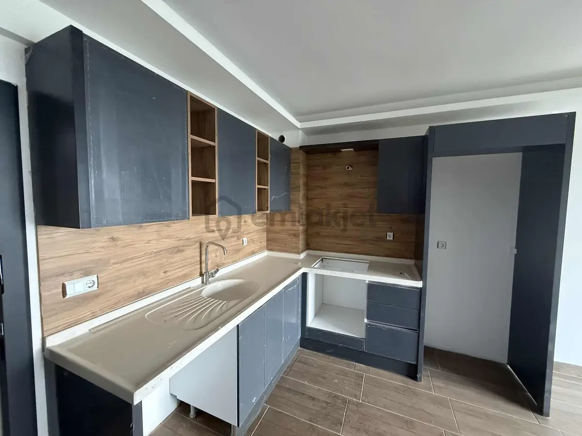 Kuşadası Eşin Golf Sitesinde Satılık 1+1 - 9