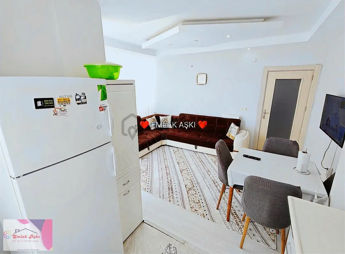 Yüzme Havuzlu Site İçinde Acil Satılık 2+1 - 5