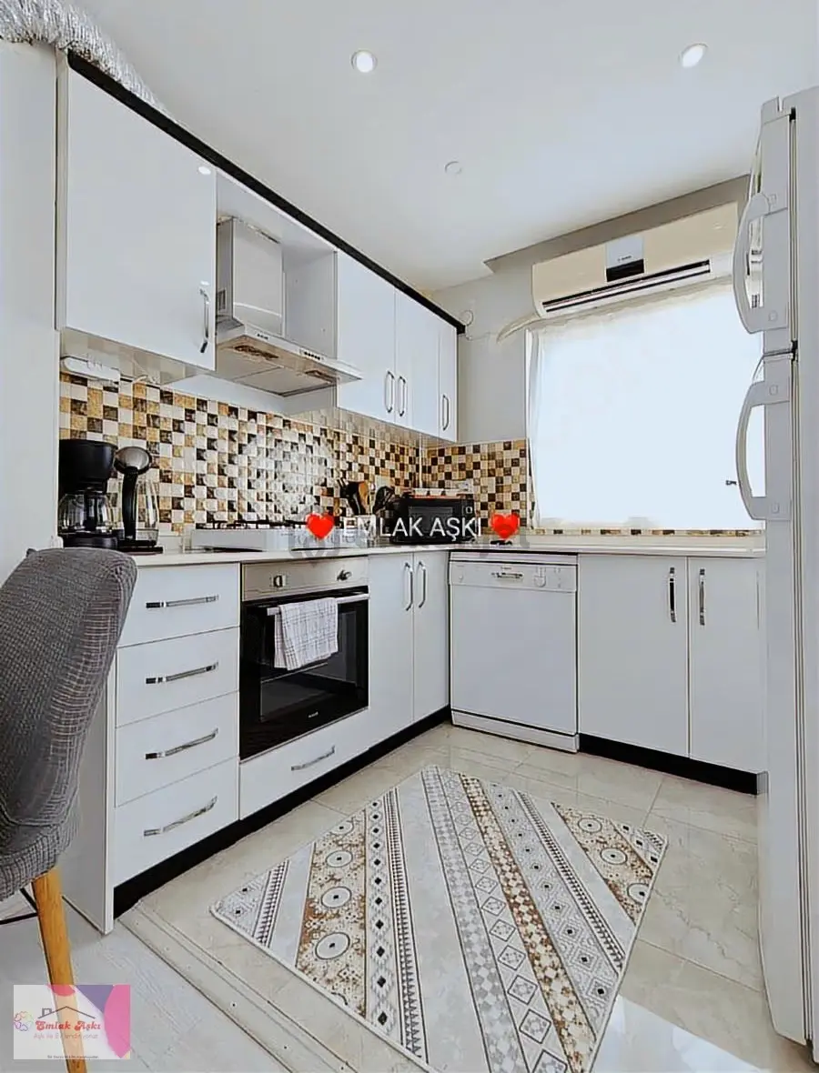 Yüzme Havuzlu Site İçinde Acil Satılık 2+1 - 30