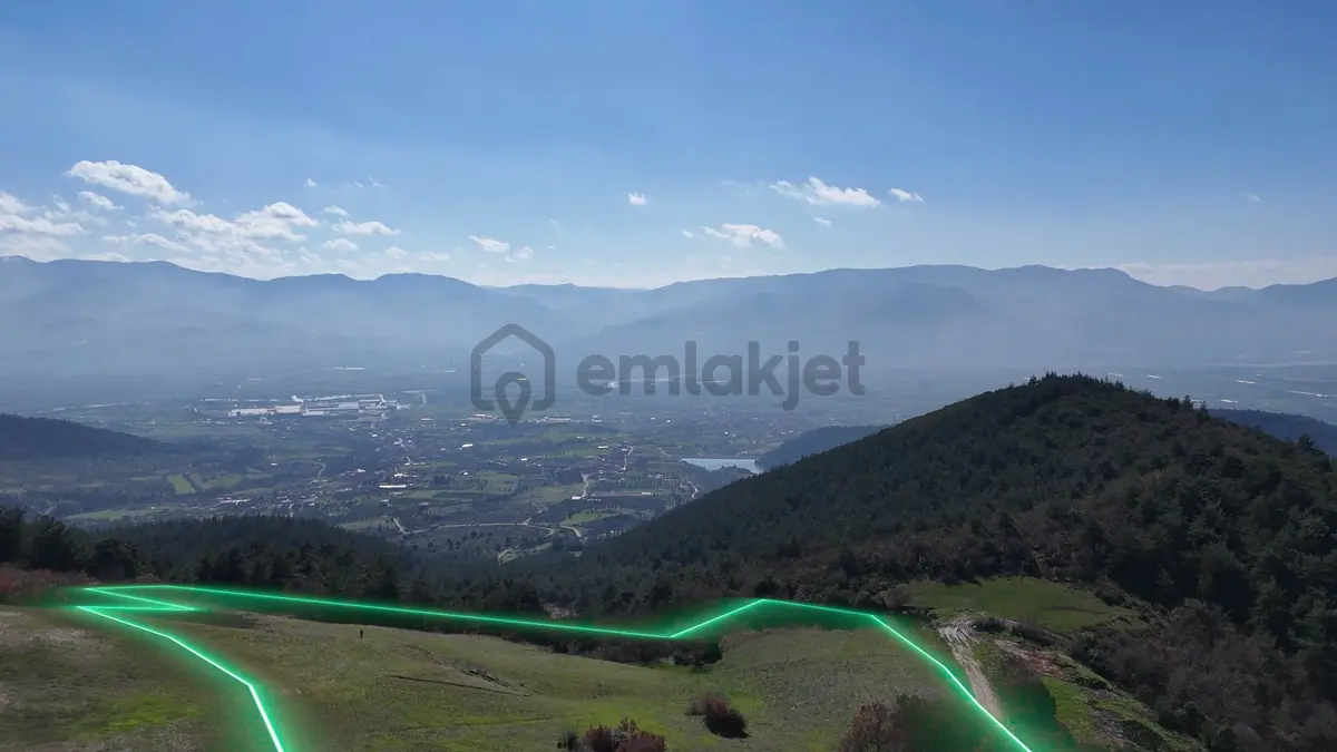 Remax Maviden İçinde Suyu Olan Panaromik Manzaralı Çiftlik Arsas - 9